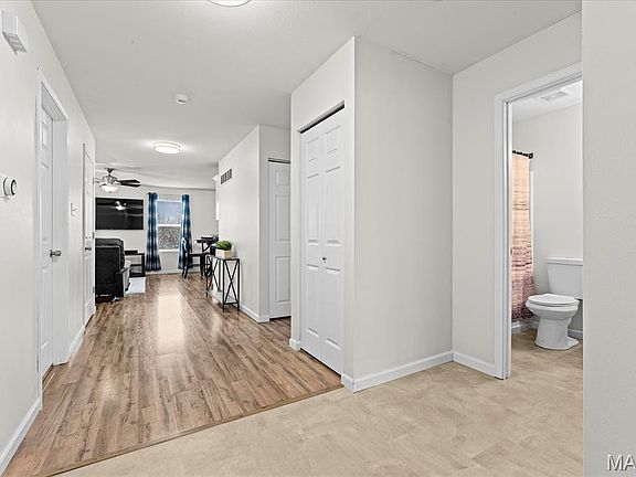 3rd image of 1213 Oakholt Ct