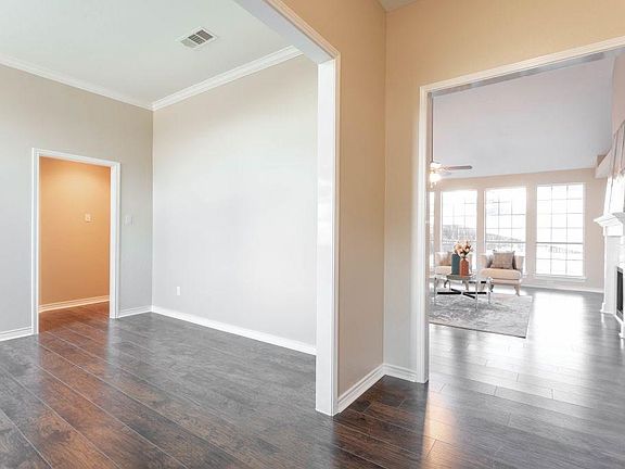 2nd image of 1105 Lochness Ln