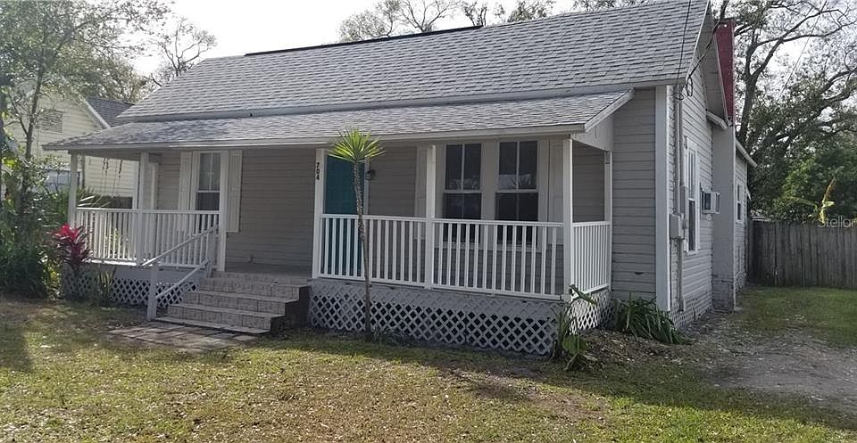 1st image of 704 NW 1st Ave