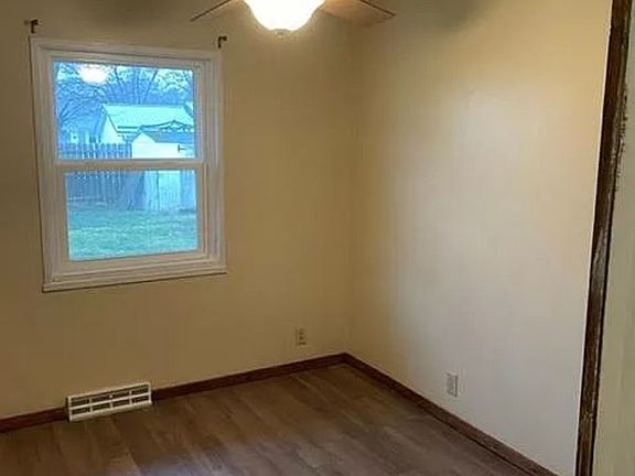 5th image of 209 Avalon Ln
