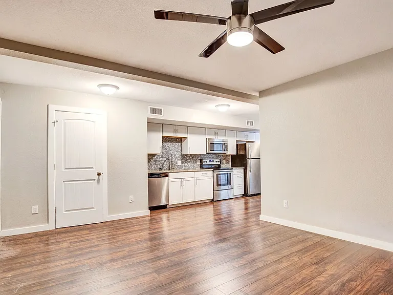 7204 Twin Crest Dr #101 — Photo 6