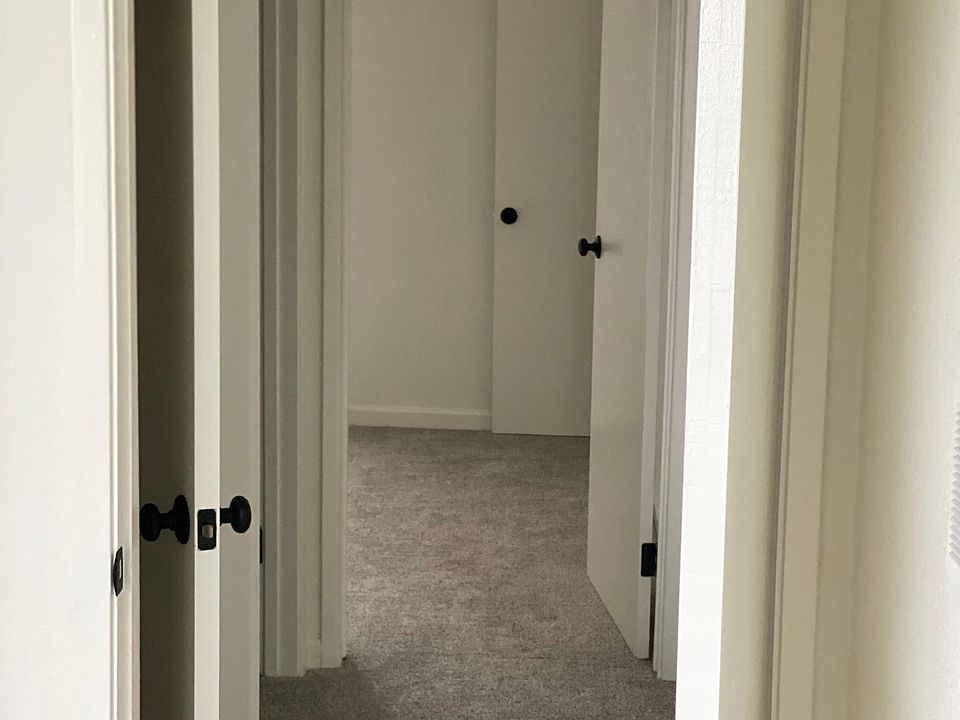 1st image of 336 Valley St APT 3