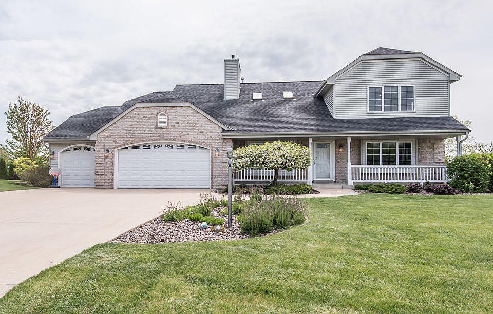 2nd image of 9012 S York Ct