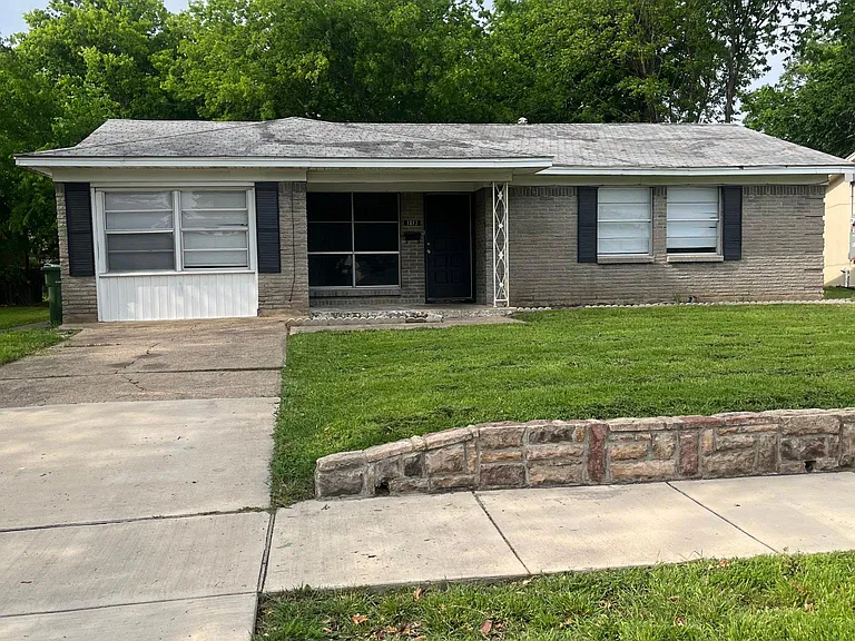1013 Osceola Trl — Photo 11