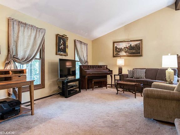 4th image of 4037 Miller Dr