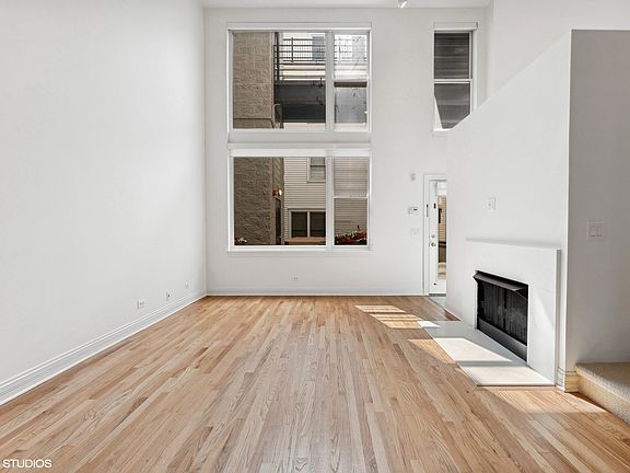 4th image of 2843 N Lincoln Ave APT 109