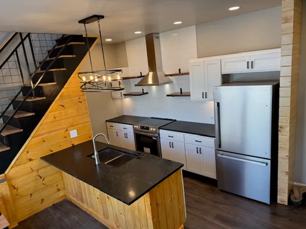 2 W 5th St, Milton, PA 17847