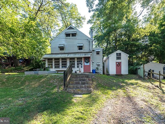 2nd image of 109 Ridge St