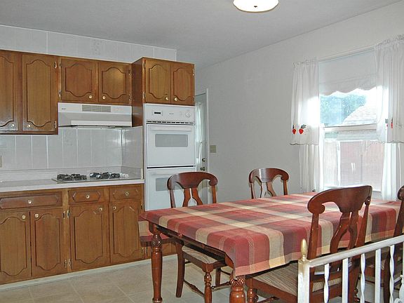 5th image of 1702 Provincial Dr