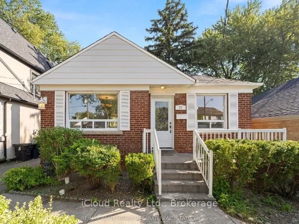 37 Collinson Blvd, Toronto, ON M3H 3C1