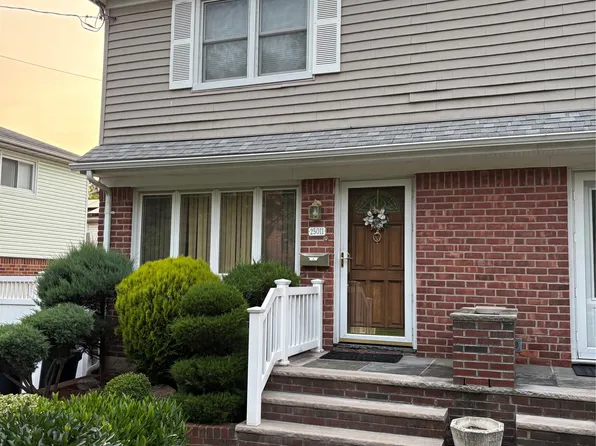 25011 40th Avenue, Little Neck, NY 11363