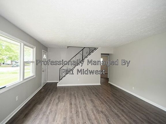 3rd image of 4038 Sawyer St
