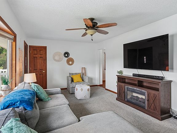 2nd image of 6115 Gordon Ave