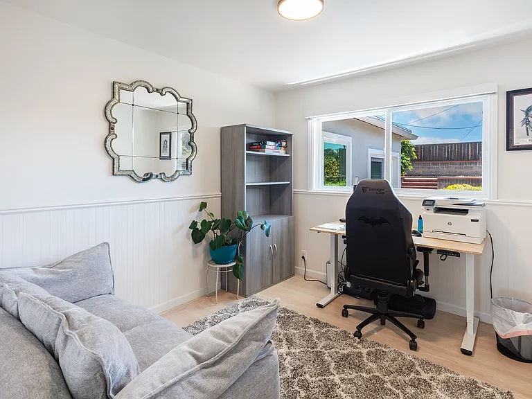460 Valverde Dr — Photo 13