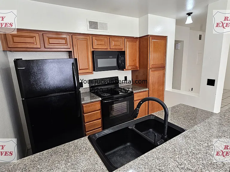 1664 W Park Wood Ln — Photo 10