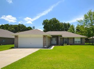 5671 Tucker Cir, Pace, FL 32571