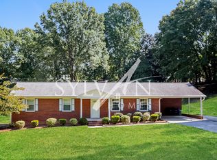 517 Lake Valley Dr, Winston Salem, NC 27107