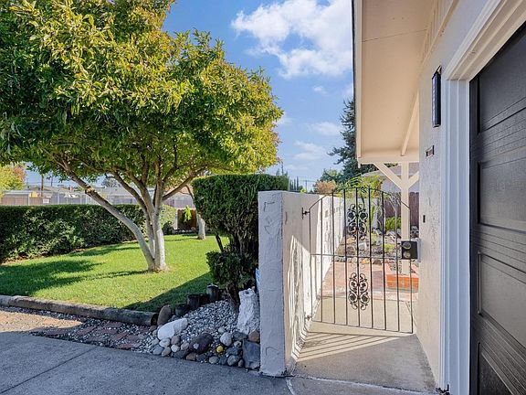 3rd image of 2207 Dover Avenue