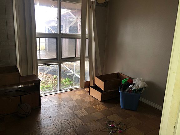 5th image of 4528 Bethany St
