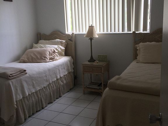 3rd image of 1100 Gulf Shore Blvd N