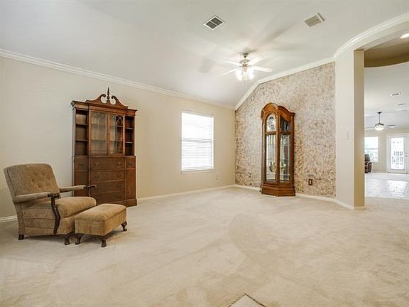5th image of 2323 Stuttgart Dr
