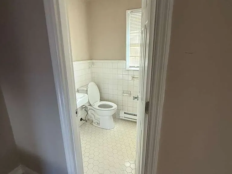 231 W Colonial Dr — Photo 8