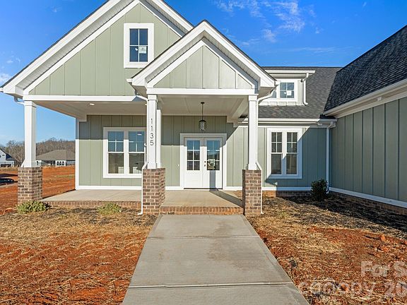 3rd image of 1135 Stonegate Dr