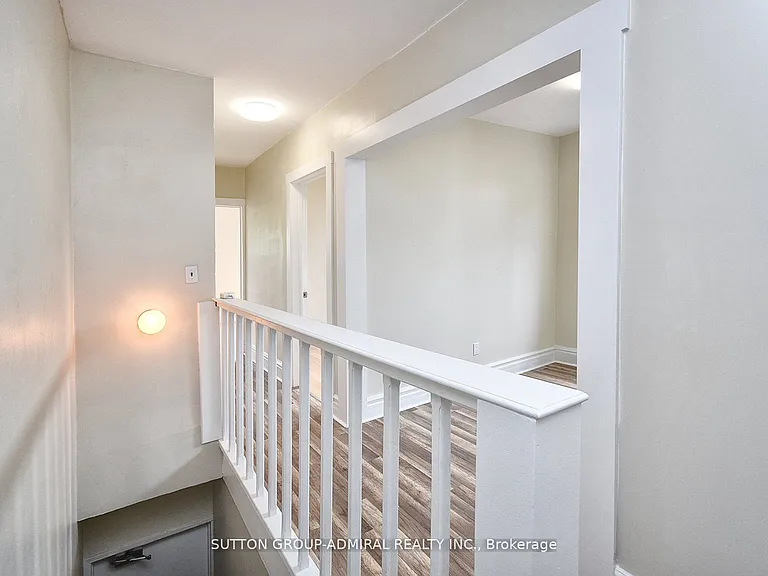 1932 Queen St E #2 — Photo 9