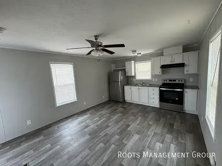 C4 Trailerville Ct #C4 — Photo 4