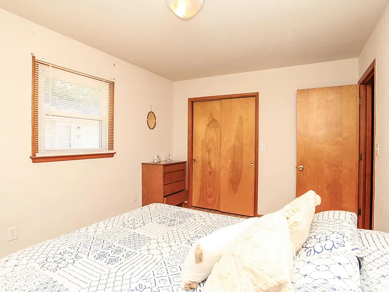1026 N Jefferson St #A — Photo 8