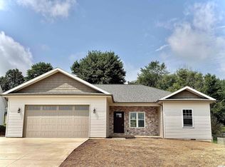 867 Fairway Dr, Howard, OH 43028