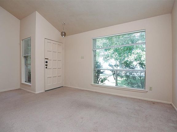 4th image of 9603 Wellsworth Dr
