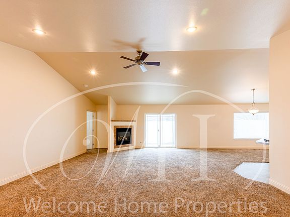3rd image of 739 SE Magnoni Dr