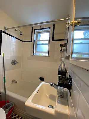 Rented by The InHouse Group | media 9