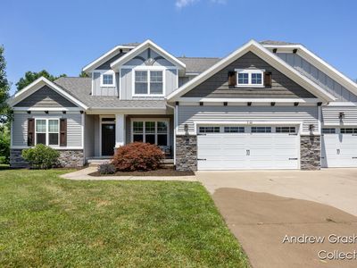 10 Fox Point Ct NE, Ada, MI, 49301