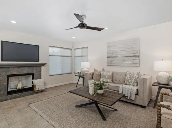 930 Via Mil Cumbres Unit 74, Solana Beach, CA 92075