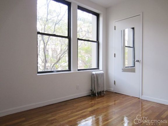 2nd image of 236 E 5th St APT D1