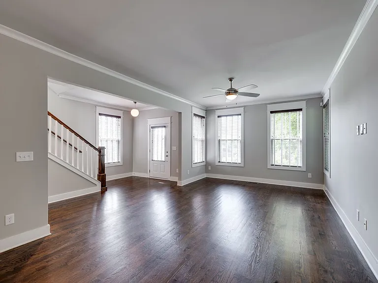 700A Eastland Ct — Photo 8