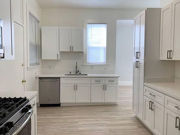 3rd image of 969 Fell St