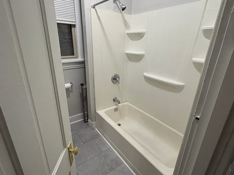 2731 Harris Ave #1 — Photo 4