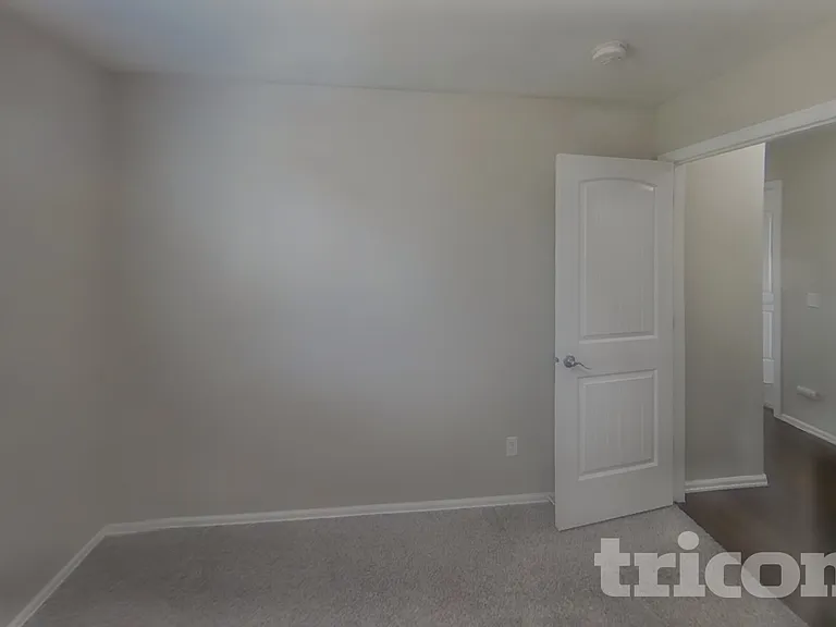 2728 Sierra Springs Dr — Photo 10
