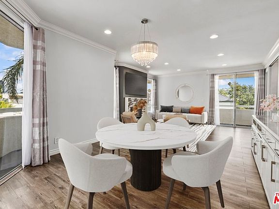 4th image of 1002 S Burnside Ave APT 203