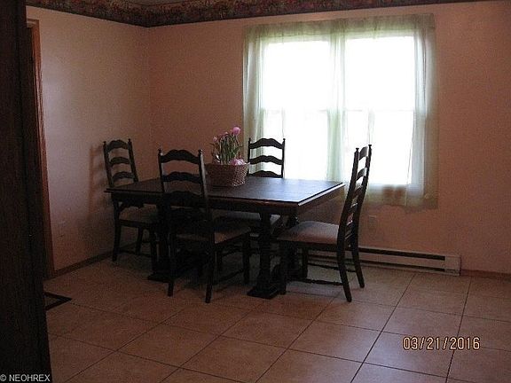 Roomy eat in kitchen.