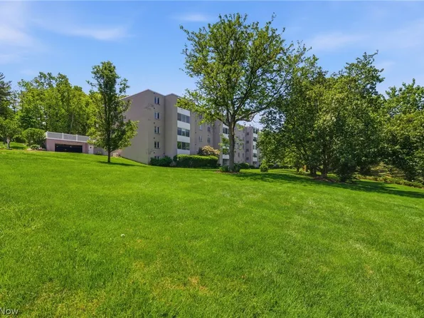520 Meredith Ln APT 516, Cuyahoga Falls, OH 44223