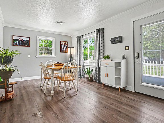 3rd image of 51028 Prescott Ave