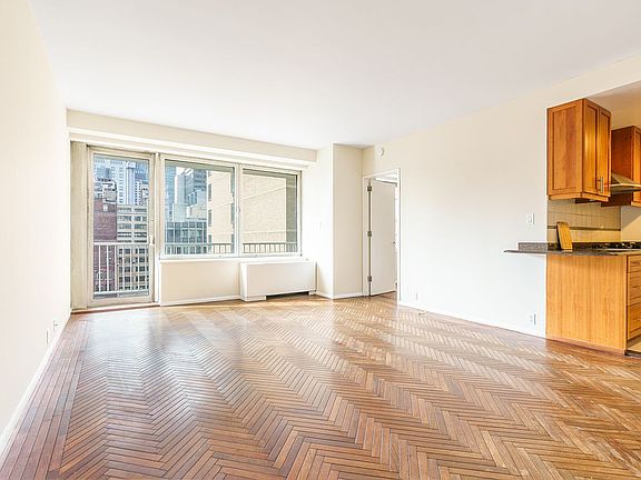 2nd image of 218 E 47th St #19B