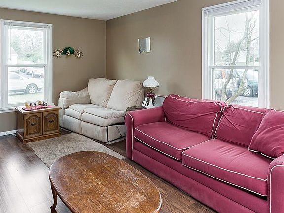 3rd image of 5792 Mountain Ash Dr