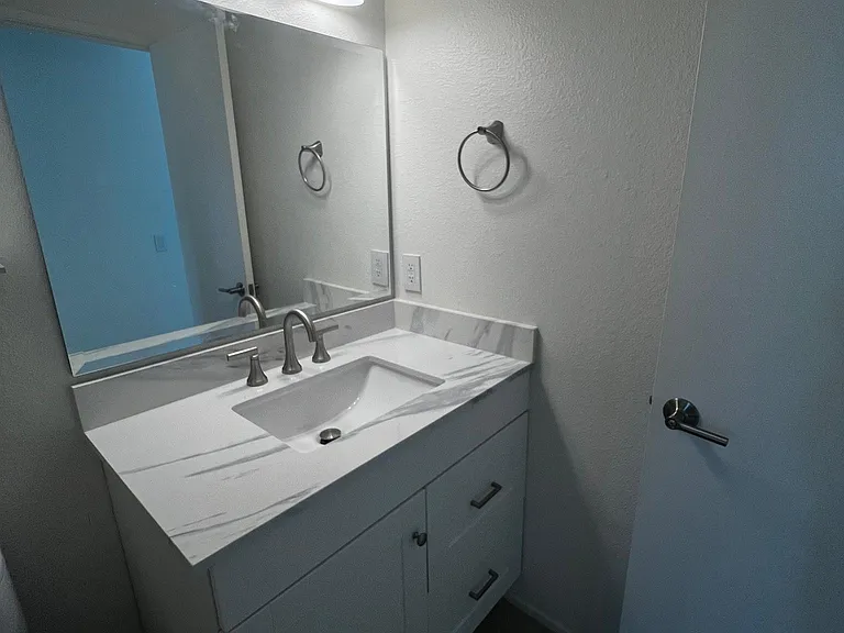 4412 Arizona St #6 — Photo 8