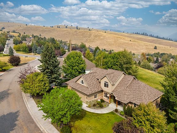 3rd image of 5772 Prospect Dr