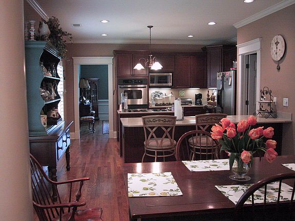 2nd image of 9831 Laurel Hollow Cir